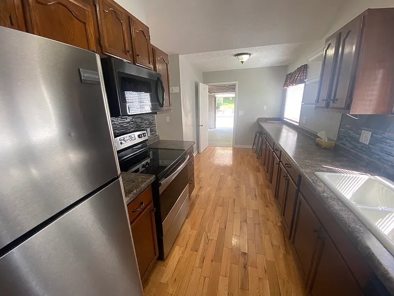 9986 Shamrock Ln — Photo 6