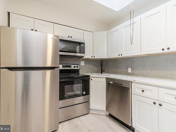 5th image of 505 Pine St APT 3F