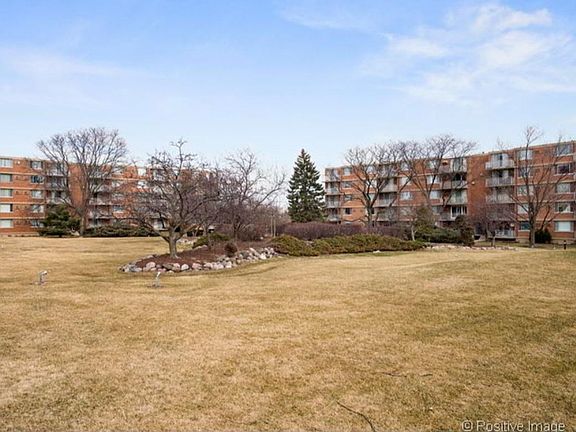 3rd image of 2211 S Highland Ave APT 4C