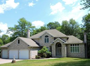 33 Dinis Ave, Ludlow, MA 01056