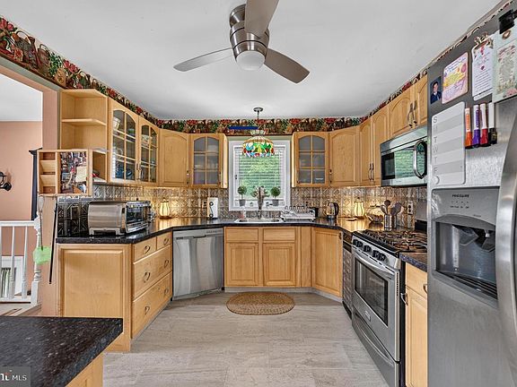 4th image of 22 Woodbrook Rd