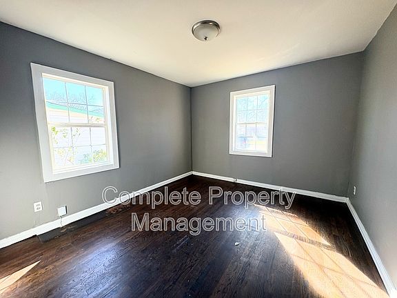 5th image of 1233 15th Way SW