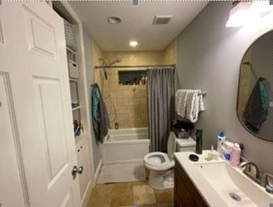 2nd image of 3003 Skyland Dr NE