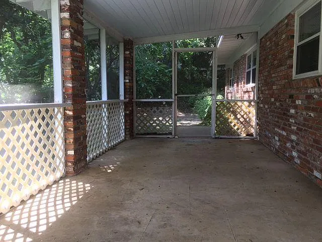 1708 Canterbury St — Photo 14