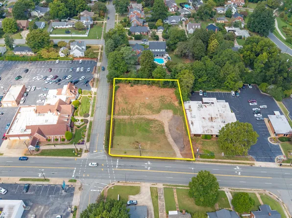 1147 S Church St, Burlington, NC 27215