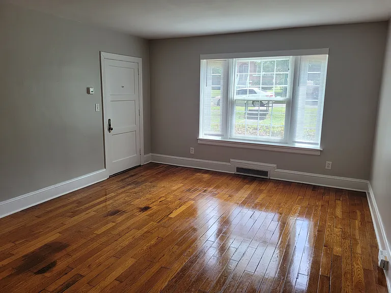 2244 The Cir — Photo 2