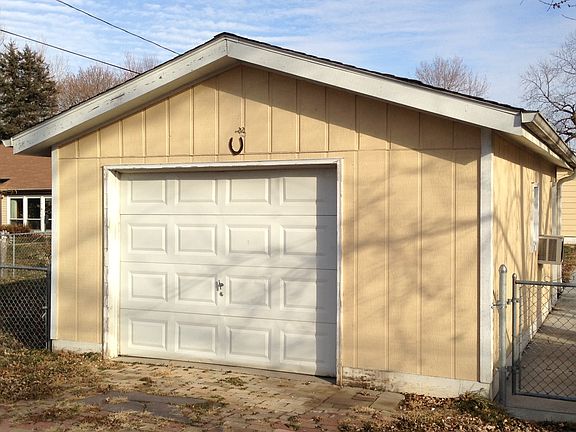 Garage, oversided single car