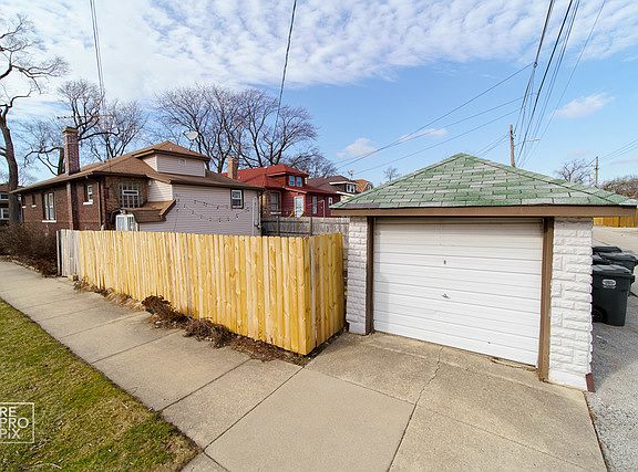 3rd image of 647 S 22nd Ave