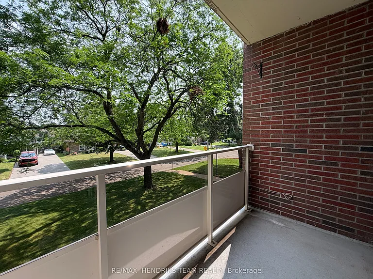 39 Leaside Dr #201 — Photo 12