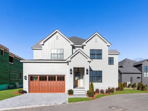 8 Common Ct, Lexington, MA 02421