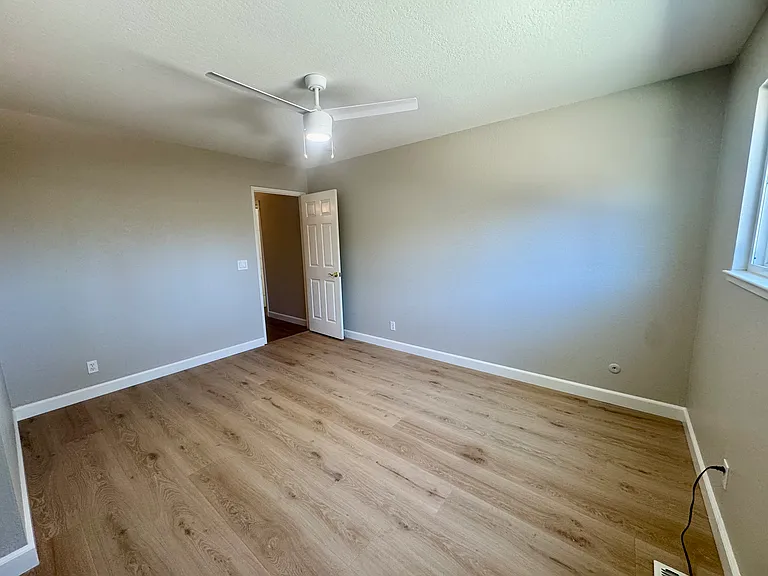 1318 Deb Ct — Photo 26