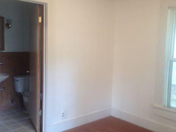 5th image of 2450 Hoyer St