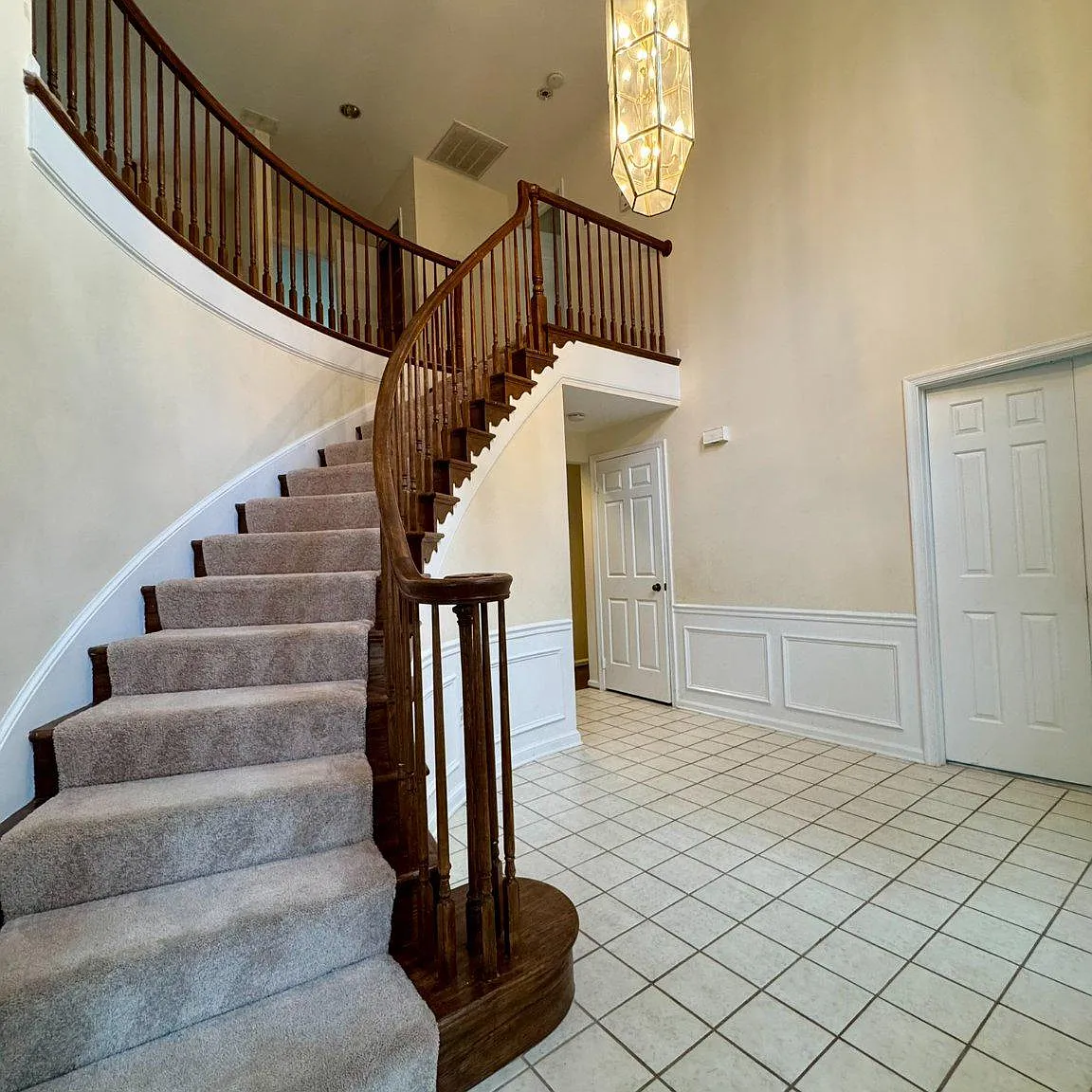 4 bed, 3.5 bath, 3514 sqft, $5,500 — Photo 2