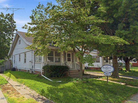 2nd image of 4140 Parrakeet Ave