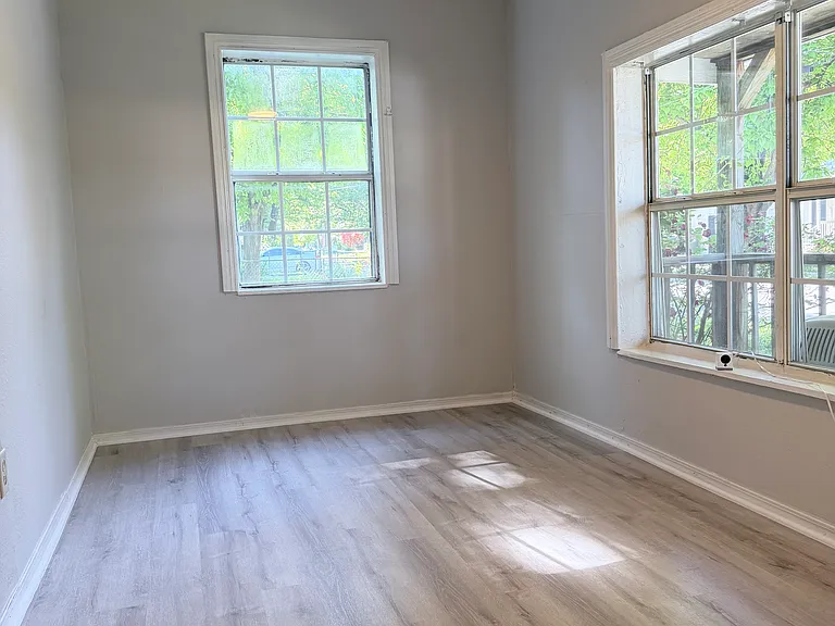 415 W Center Ave — Photo 8