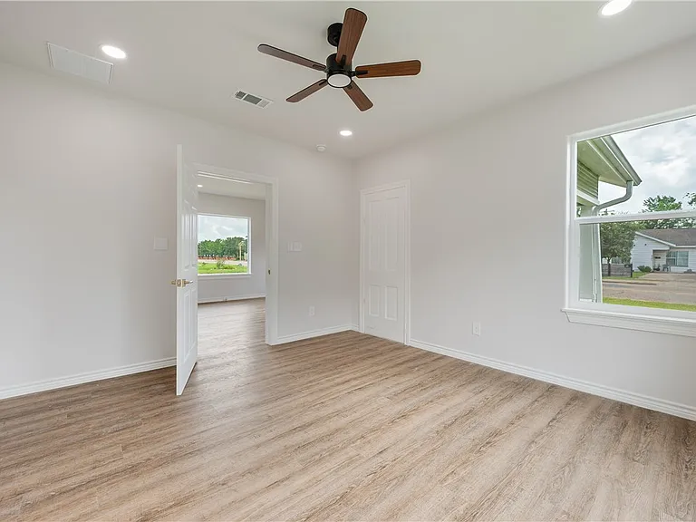 15102 Faircrest Dr — Photo 12