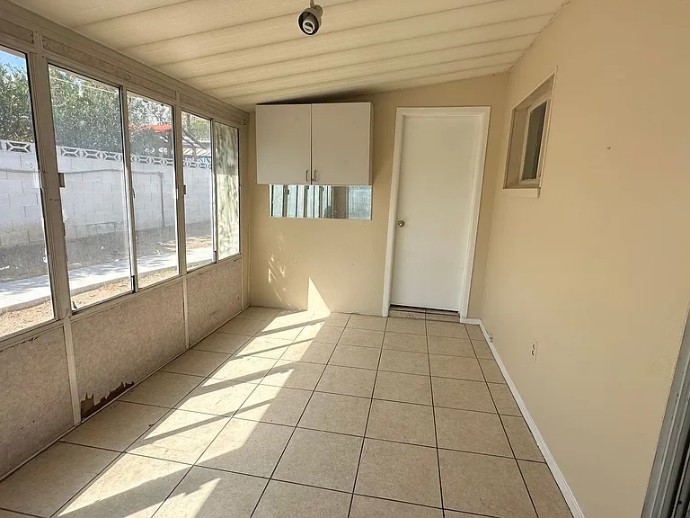 901 Elko Way — Photo 7