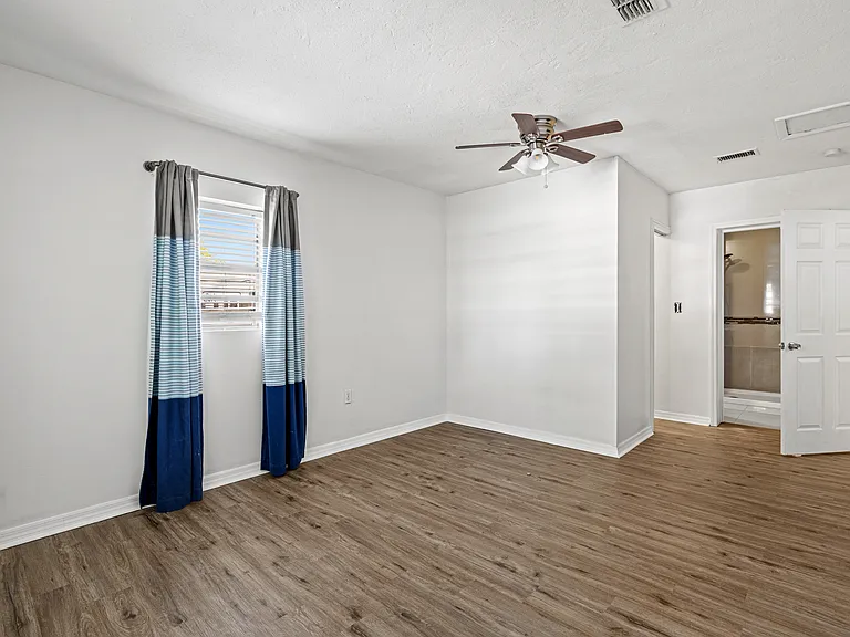 5911 Olive Ave — Photo 8
