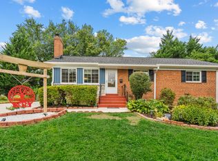 3826 Pickett Ct, Annandale, VA 22003