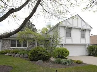 741 Heatherdown Way, Buffalo Grove, IL 60089