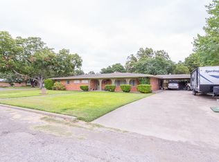 921 Cherry St, Uvalde, TX 78801