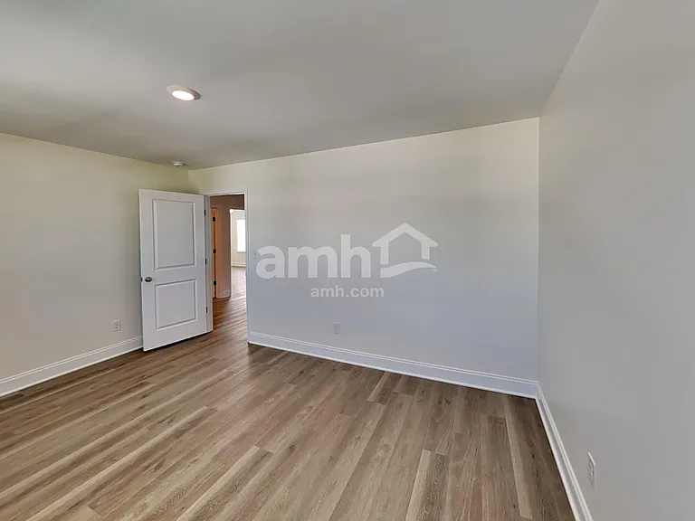5323 Trust Dr — Photo 15
