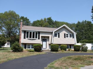 40 Lantern Ln, Bridgewater, MA 02324