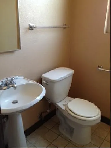 1616 E Hedges Ave — Photo 8