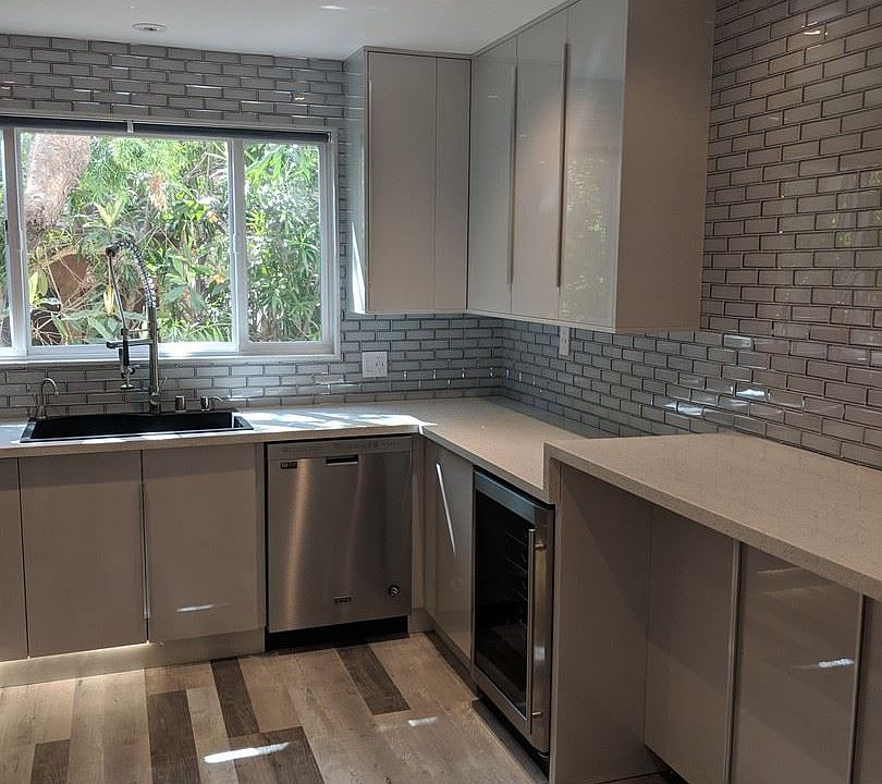 1st image of 1238 Barry Ave APT 1