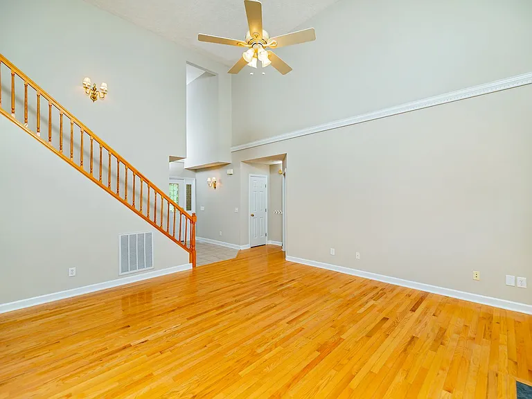 10 Hampshire Ln — Photo 15