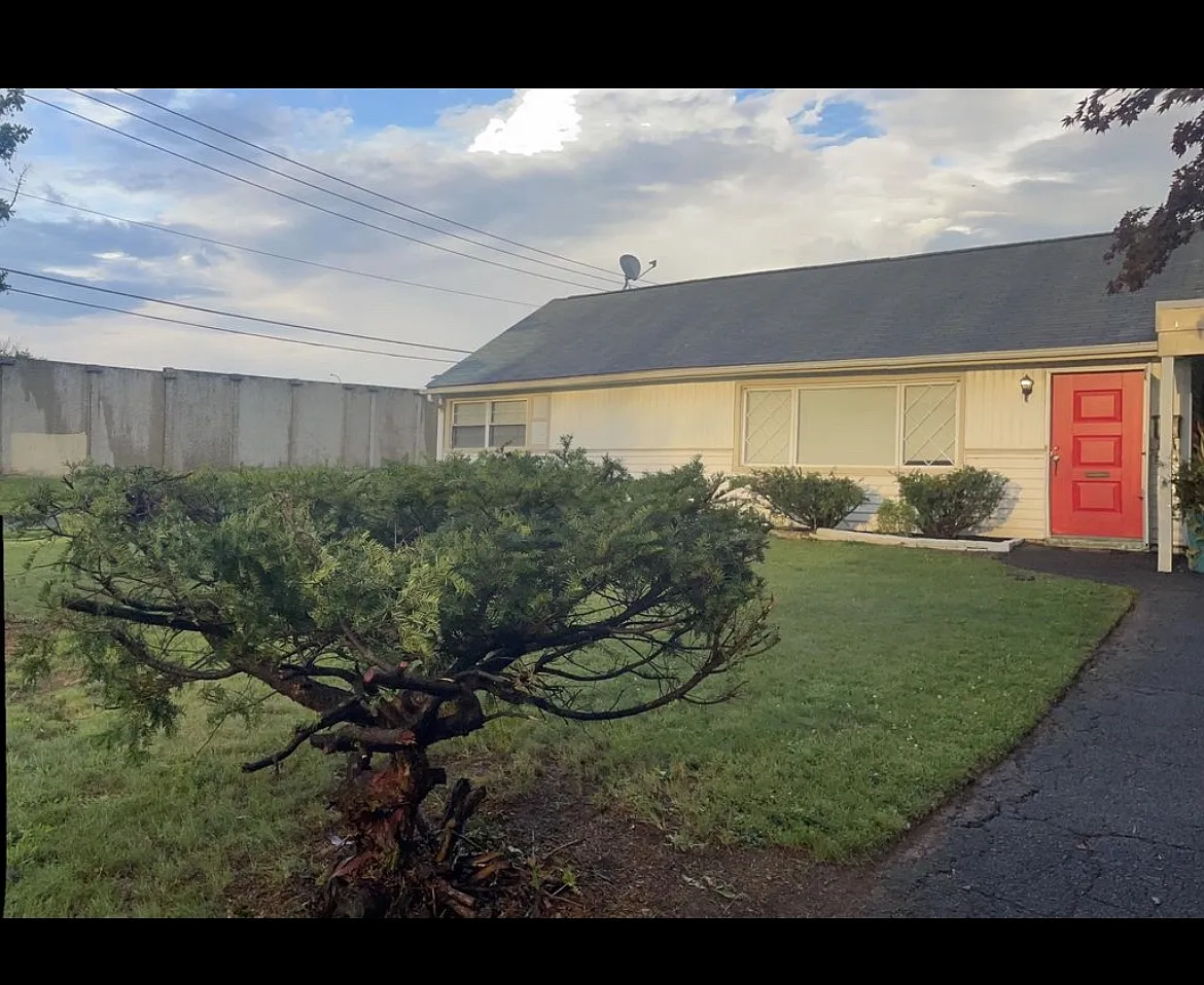 2804 Diamond Ave photo 1