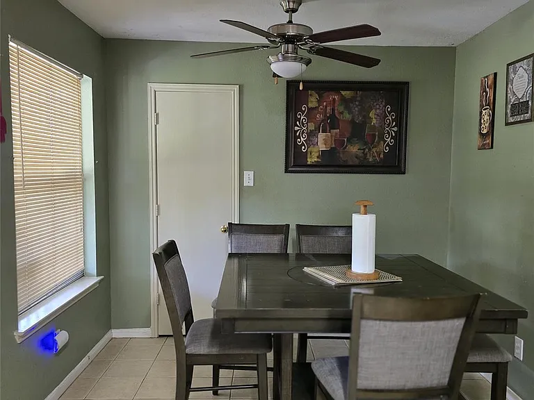 3006 Greenbriar Springs Dr — Photo 3