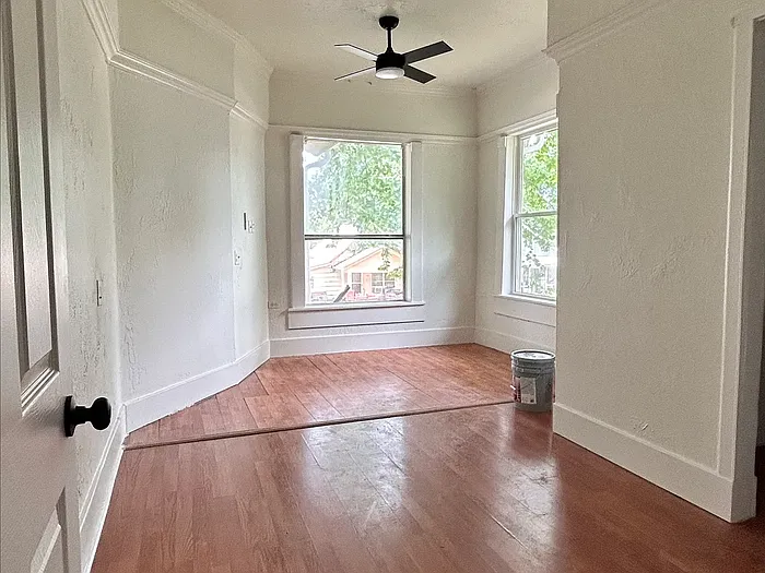 149 S Dixon Ave — Photo 7