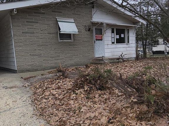 3rd image of 601 E Lakeshore Dr