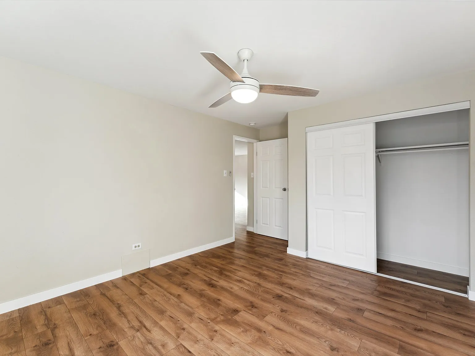 2 bed, 872 sqft, $1,800 — Photo 4