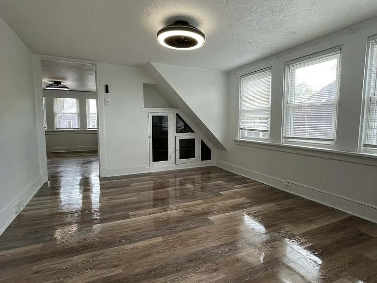 1435 Elm St #3 — Photo 3