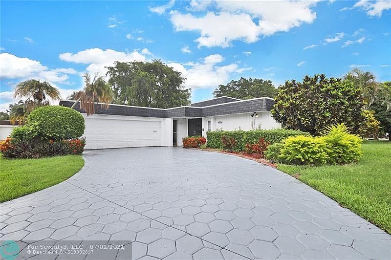 1st image of 5606 Mulberry Dr