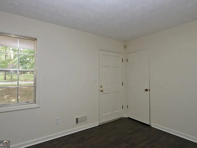 4215 Fawn Ln SE — Photo 4