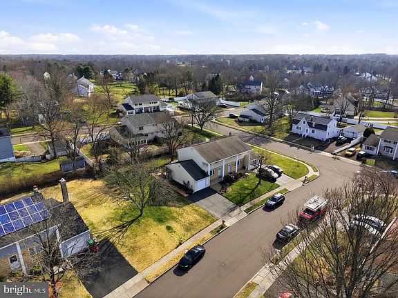 3rd image of 1559 Specht Pl