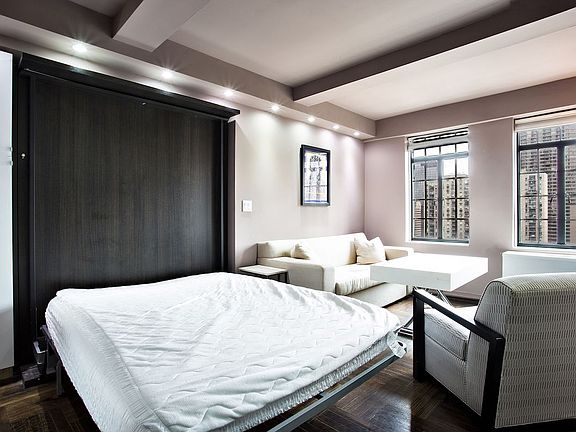 4th image of 312 E 42nd St #2412