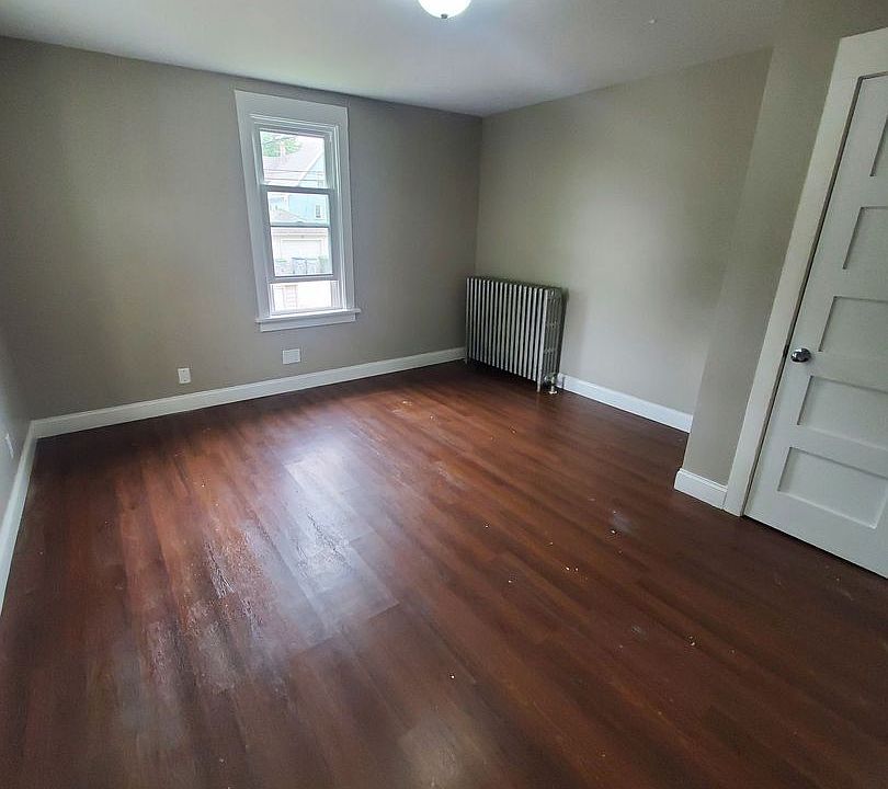 1st image of 904 W Dakota St #C