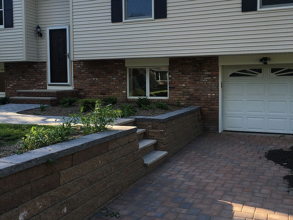 2nd image of 22 Venetian Dr