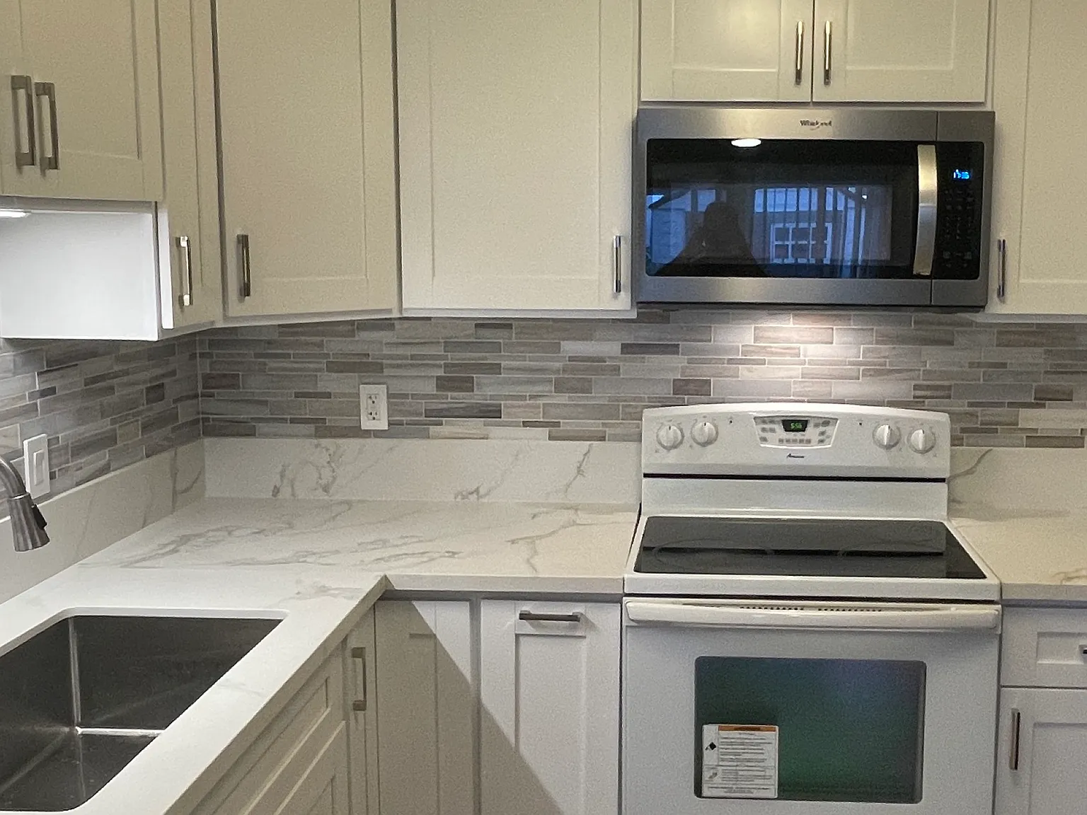 3 bed, 1120 sqft, $3,500 — Photo 3