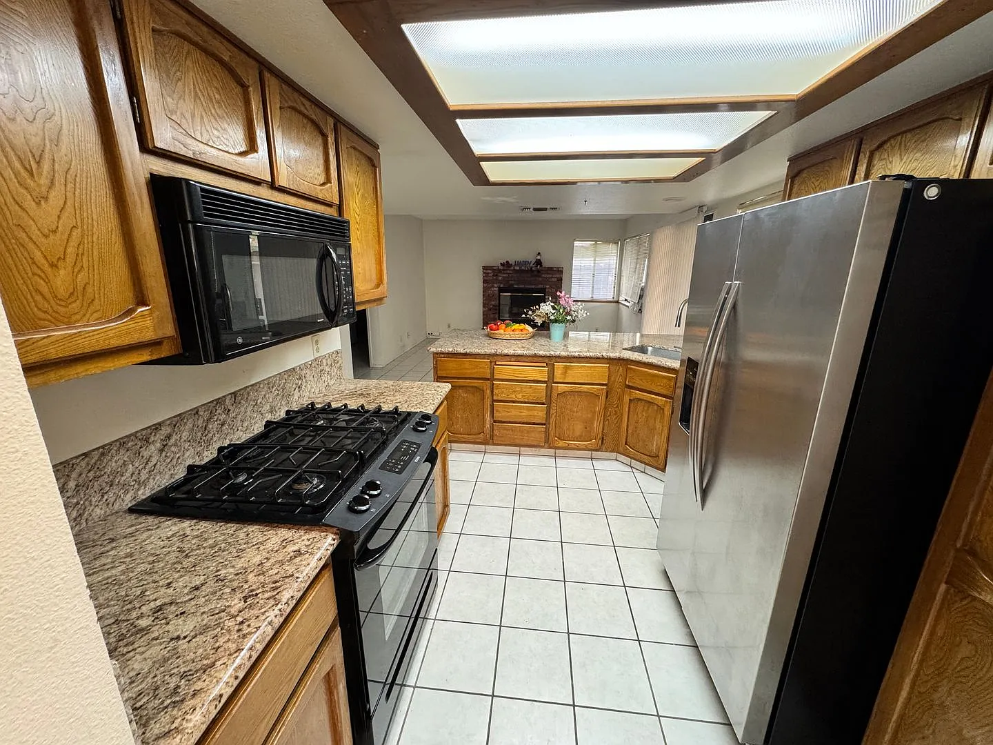 Beautiful 4 Bedroom Home — Photo 4