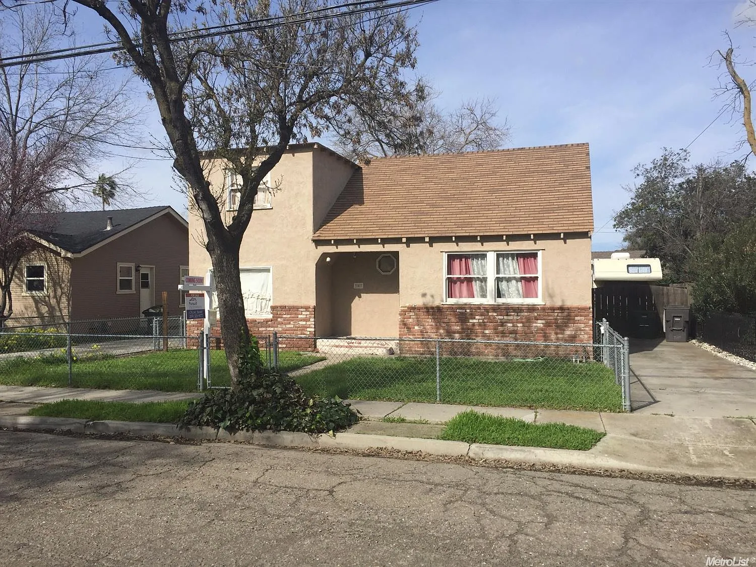 343 W Beverly Pl photo 1