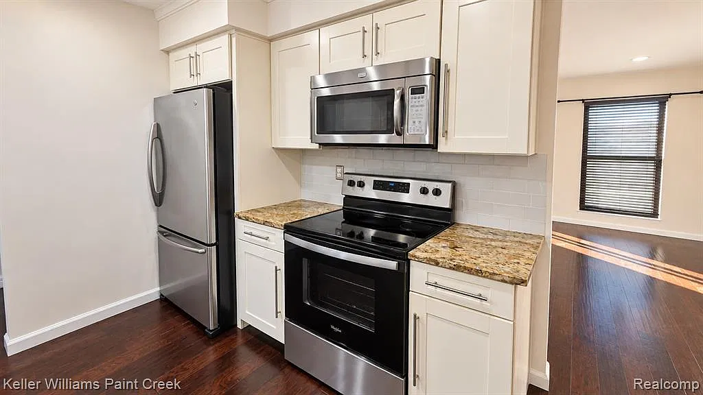 2 bed, 1.5 bath, 1776 sqft, $1,650 — Photo 4