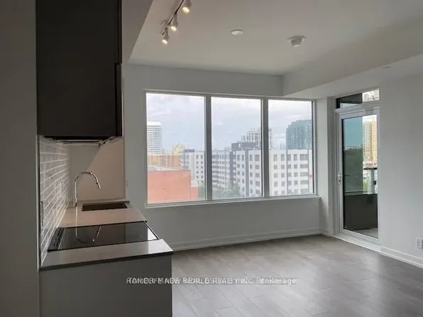 270 Dufferin St #822, Toronto, ON M6K 0H8