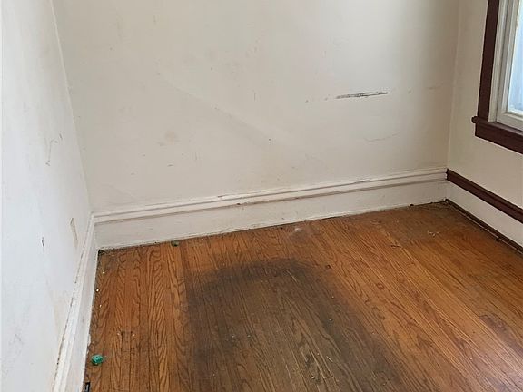 5th image of 865 N Goodman St