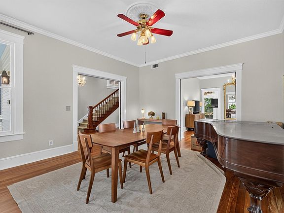 5th image of 1324 Sealy St