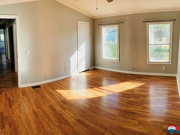 5th image of 139 W Furnas Ave